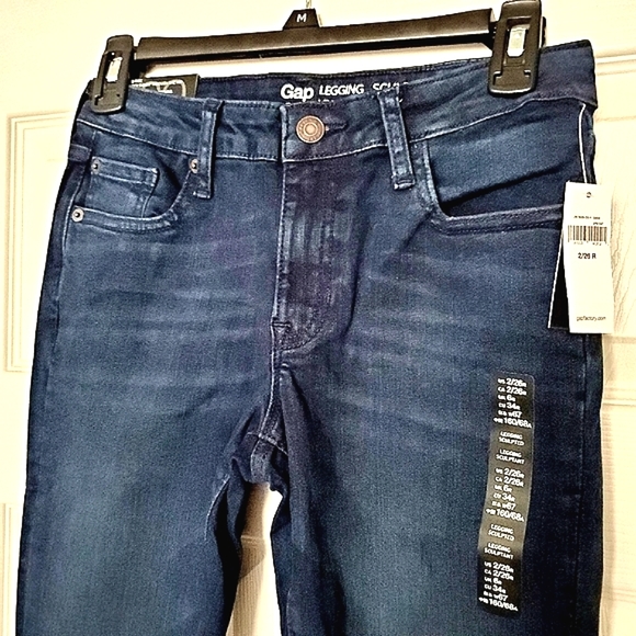 GAP Midrise Sculpted Legging Jeans - Picture 7 of 10